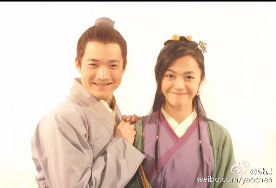 《武林外传》10年 姚晨挺肚合影佟掌柜吕秀才