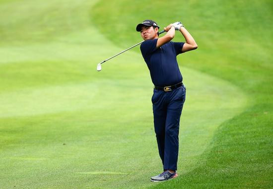 黑纯一半程领先长白山公开赛 窦泽成压线晋级