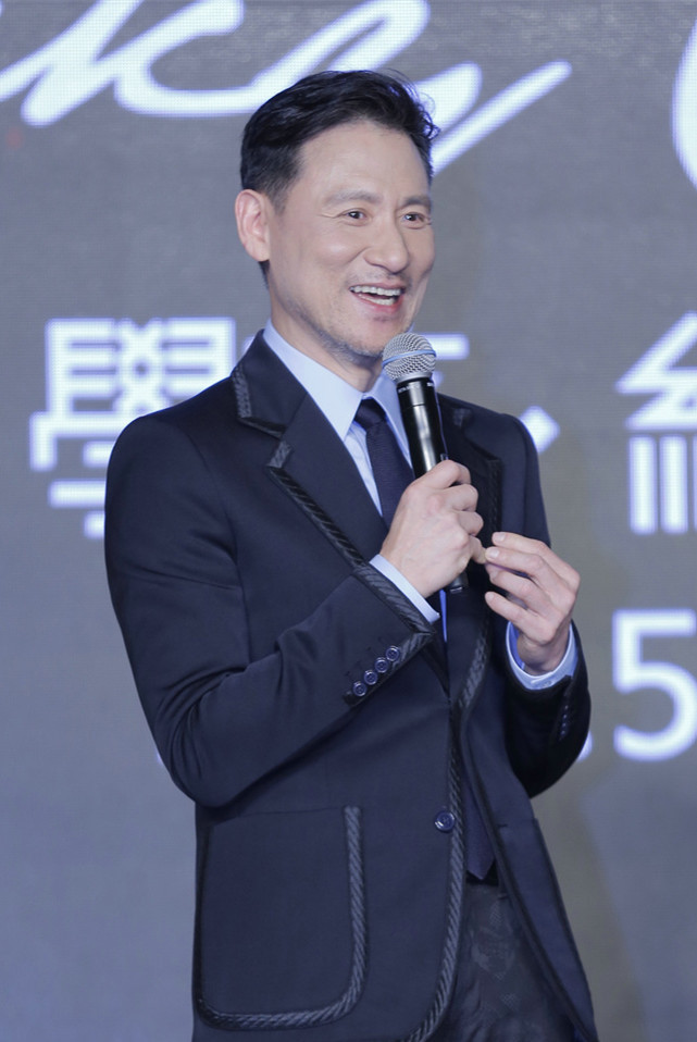 永昌娱乐17708843444又添表情包!张学友台上挑眉咧嘴
