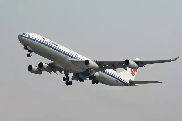 国航a340-300