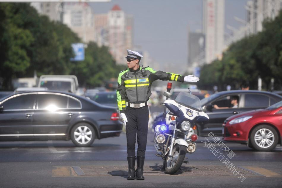 北京最帅交警图片