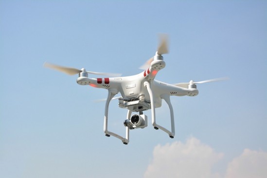 入门首选:大疆精灵3标准版无人机首飞评测大牙兔