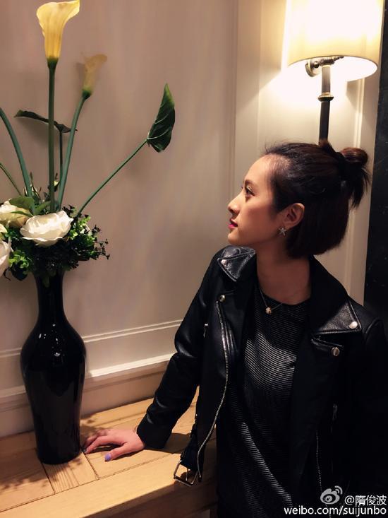 隋俊波晒出"双喜丸子"头 搞怪潮流发型